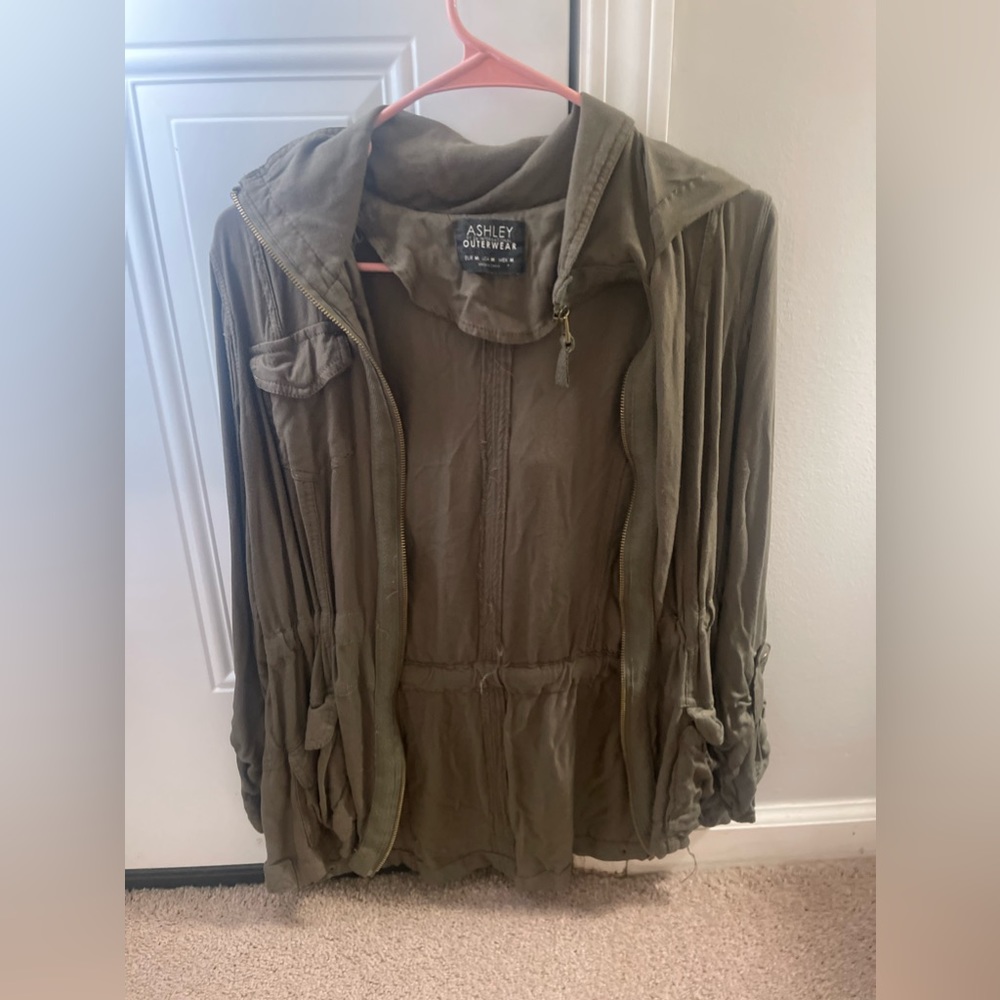 Cute army green jacket